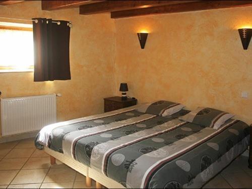 Gîte des 3 Hiboux Mondon Chambre photo